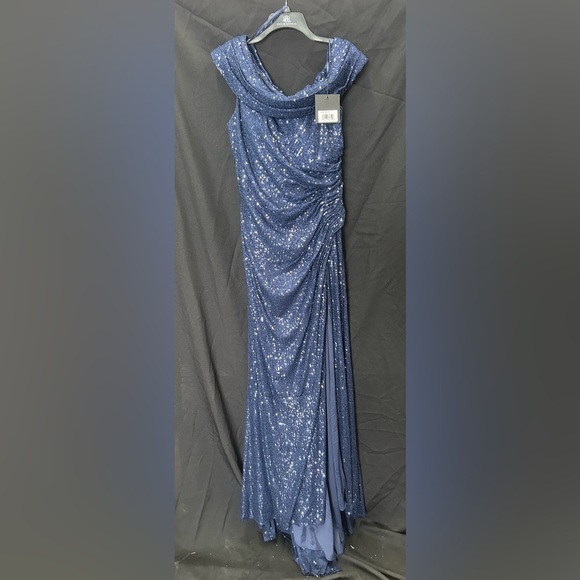 IEENA FOR MAC DUGGAL NWT 26550 Sequined Drop Shoulder Gown - Picture 4 of 10